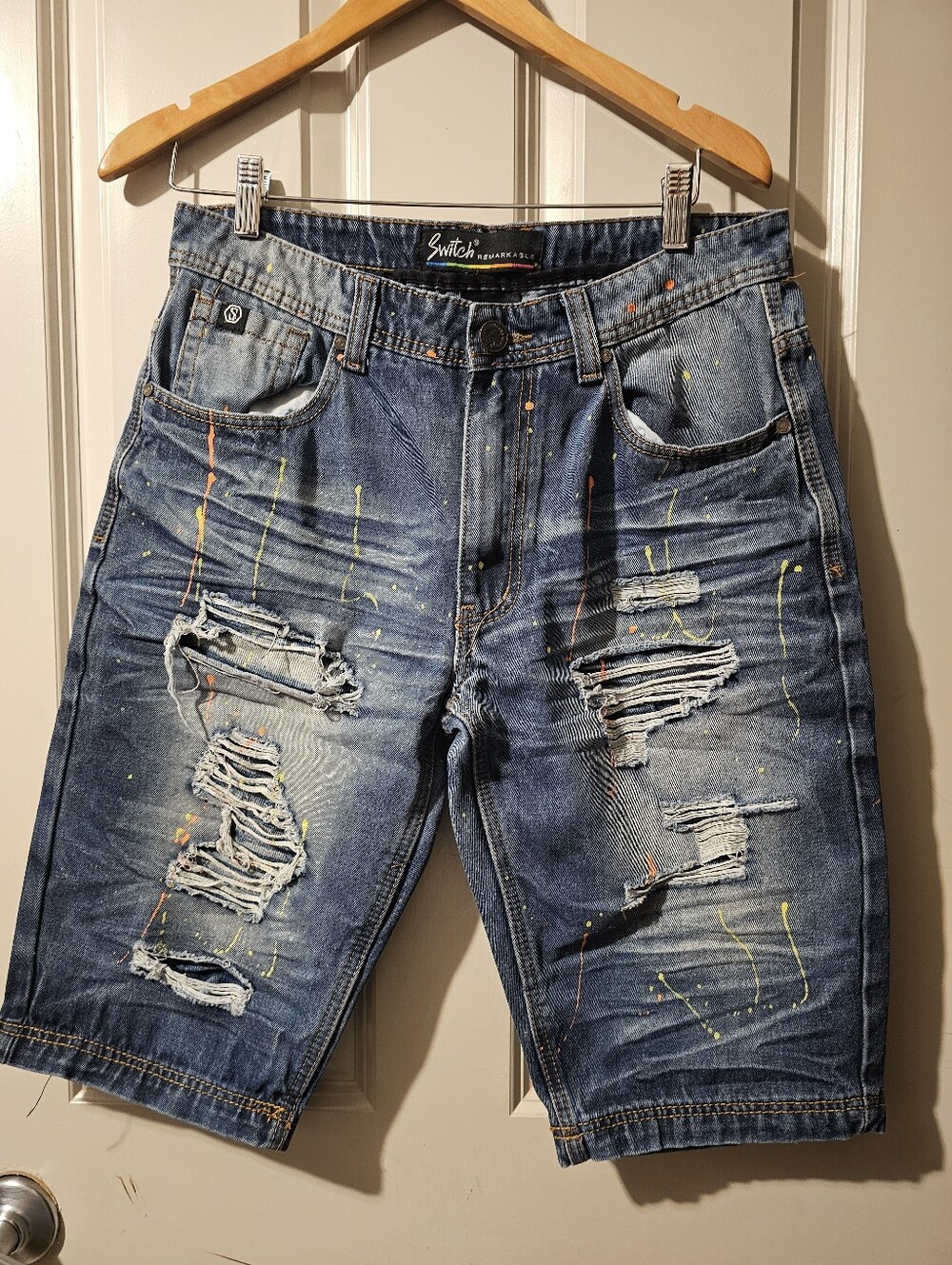 Switch Remarkable Men's Distressed Paint-Splatter Denim Shorts - 32